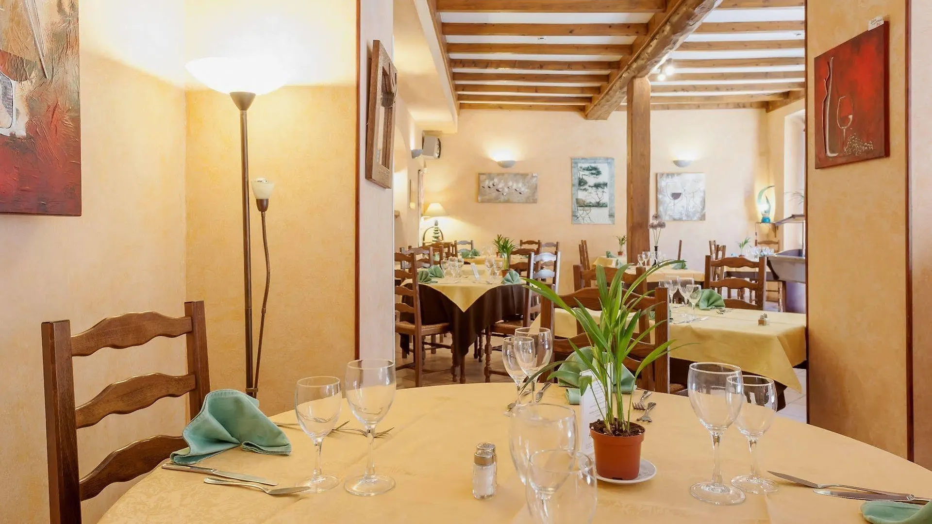 Hôtel Restaurant Le Saint Clément 2*, Saint-Clement-sur-Valsonne